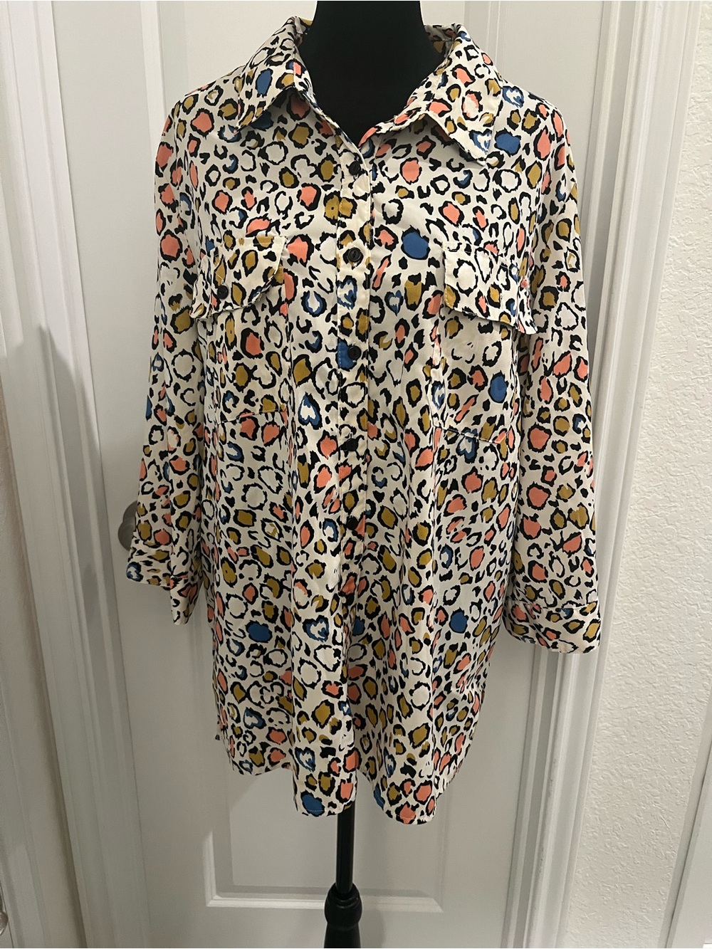 Notations Women’s XL Colorful Leopard Animal Print Button Front Shirt Long Sleev